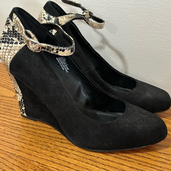 White House Black Market Marseille Suede Wedge Heels - Picture 1 of 7